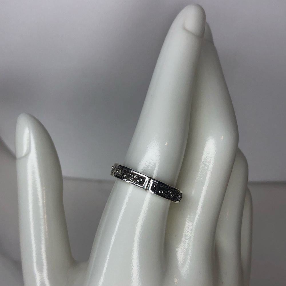 LOIS HILL Sterling Silver Narrow Band Ring w Granulated Scroll Design Sz 7-3/4 - Picture 12 of 17